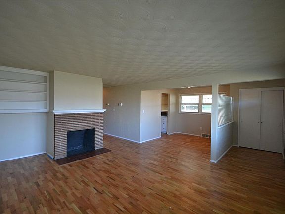 4th image of 2625 N Shirley St