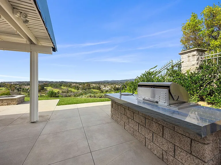 2309 Skyline Dr — Photo 14