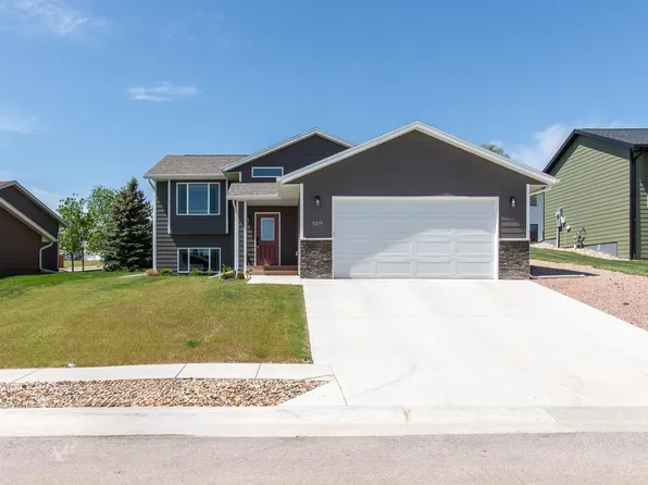 5219 Chalkstone Ct, Rapid City, SD 57701