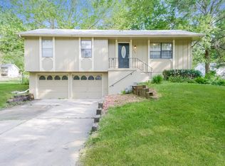 205 SE Westminister Rd, Blue Springs, MO 64014
