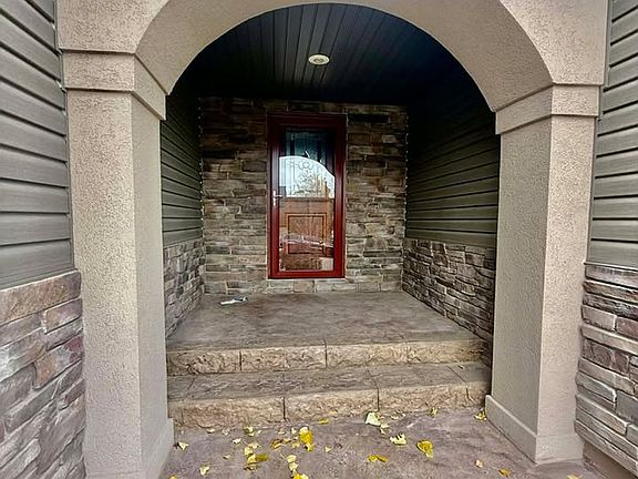 2nd image of 2749 Hillview Dr