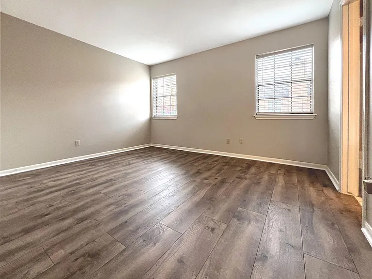 3300 Bellefontaine St #2 — Photo 11
