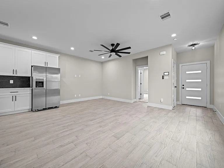 929 Green Meadow Ln #B — Photo 5