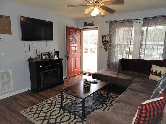 2nd image of 312 Southglenn Dr