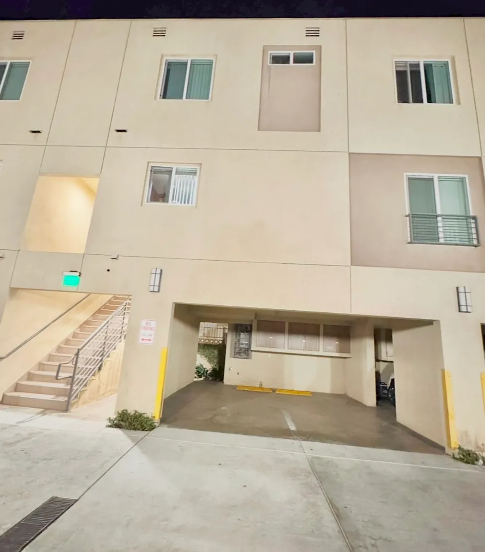 2 bed, 1.5 bath, $2,700 — Photo 4