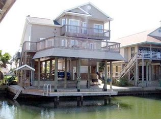 1406 Tiki Dr, Tiki Island, TX 77554