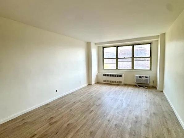 35 Seacoast Terrace image 4 of 11