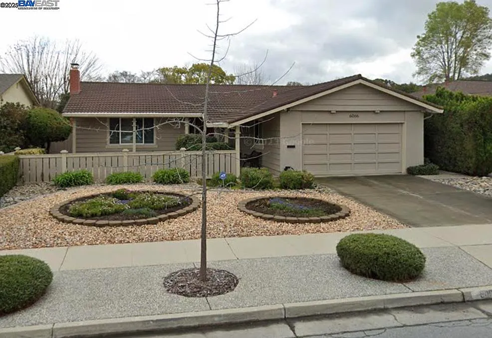 6066 Foothill Glen Dr photo 1