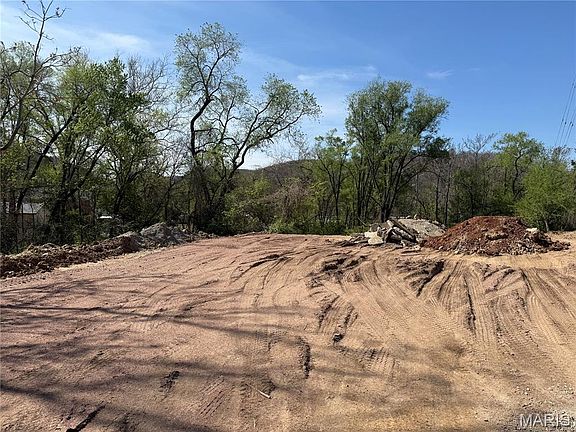 3rd image of 4595 Indian Springs Rd
