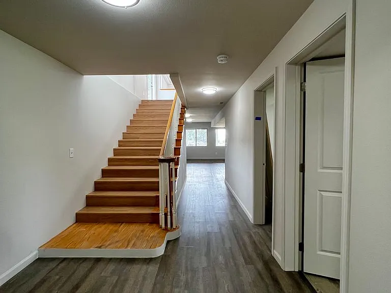 5204 Roza Hill Dr — Photo 14