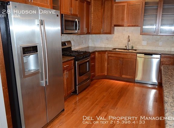 2nd image of 128 Hudson Dr