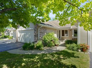 112 E Sutton Pl UNIT D, Waukesha, WI 53188