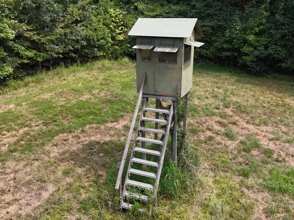303 Ted Embry Rd, Kuttawa, KY 42055