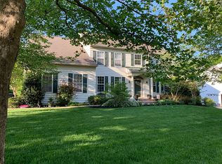 1340 Stonegate Dr, Downingtown, PA 19335
