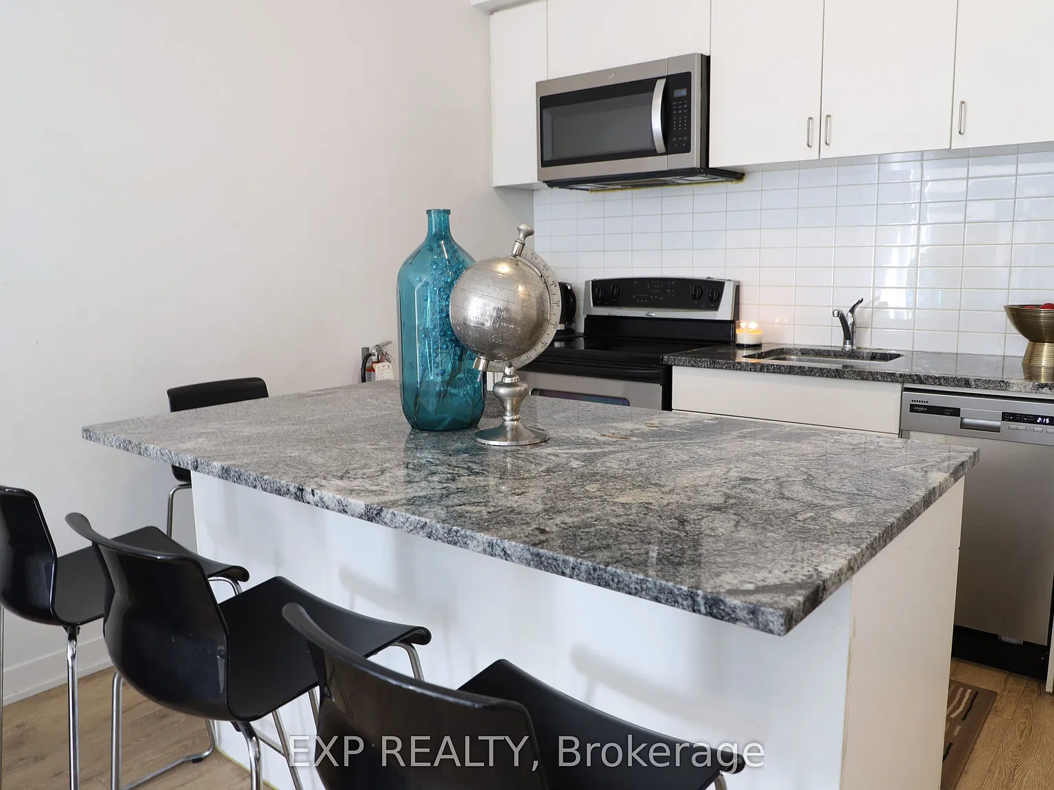 3 bed, $2,850 — Photo 4