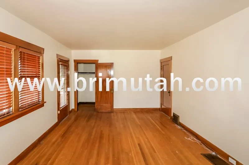 4 bed, 2.0 bath, $3,500 — Photo 3