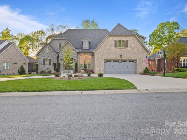 4025 Foxes Trl, Cramerton, NC 28032