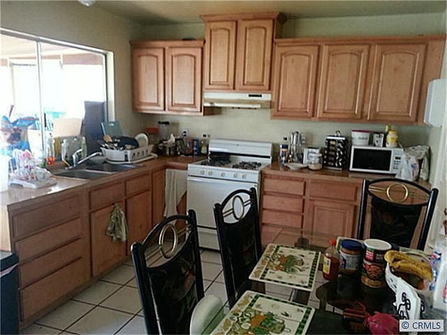 2nd image of 818 E Hood Ave