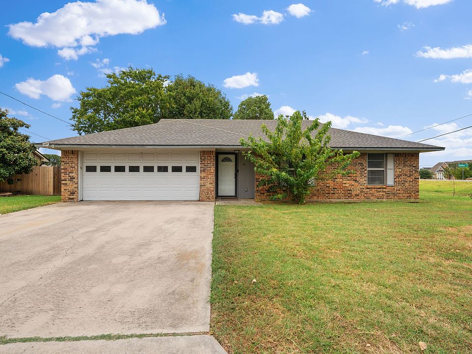 1st image of 2 Finley Cir