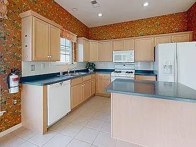 2nd image of 8417 NE Benton Dr