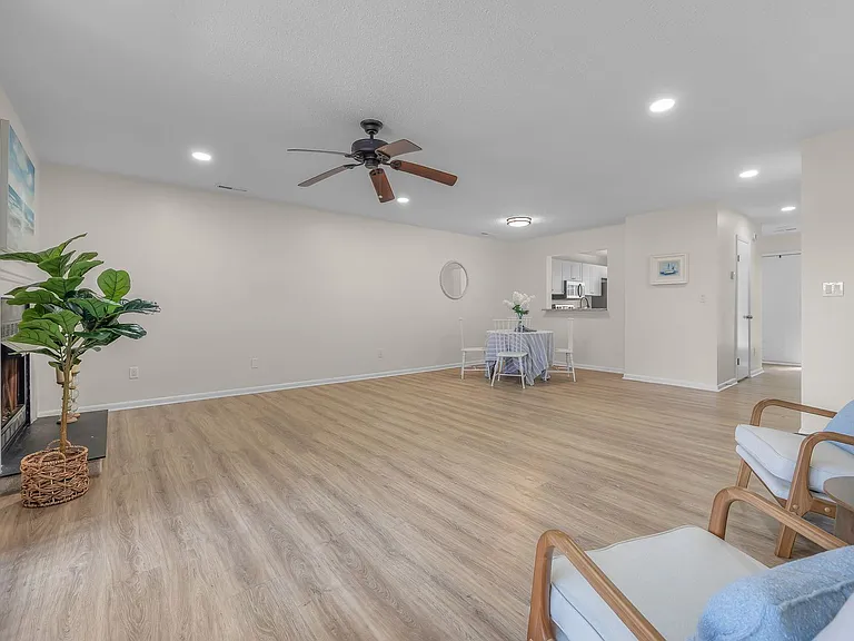 5036 Glenwood Way — Photo 15
