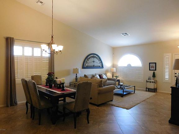 3rd image of 774 W Calle Las Tunas