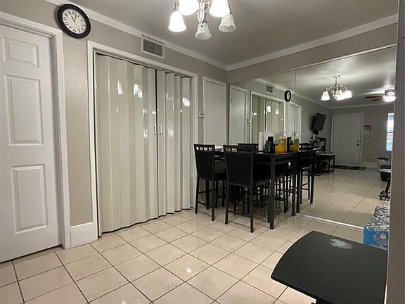 5th image of 7200 Clarewood Dr APT 2005