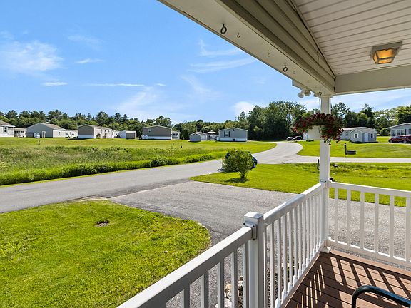 3rd image of 9 Davis Brook Drive