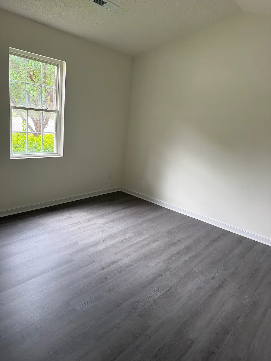 Downstairs bedroom - 616 S Pollock St