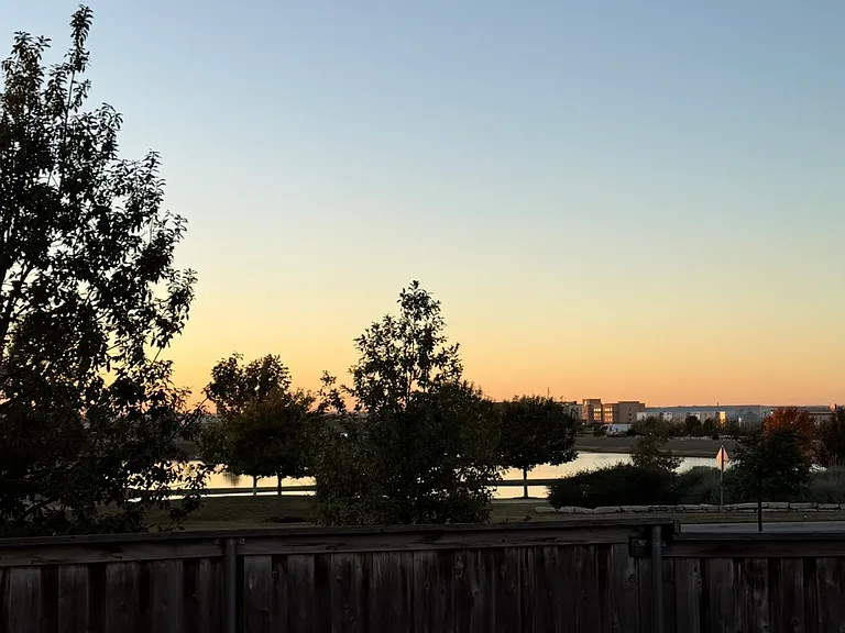 127 Satsuma Dr — Photo 2