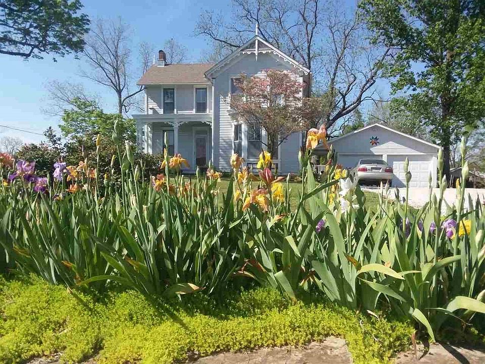 1st image of 110 Boundary St