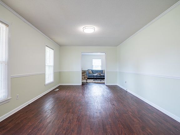 5th image of 203 Sunnymeade Dr