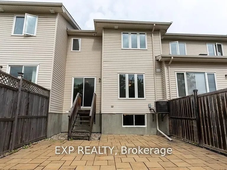 282 Macoun Cir — Photo 22
