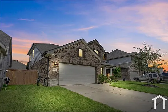 5 bed, 2526 sqft, $3,499 — Photo 3