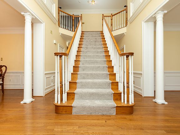 Entrance, living room on right, dining room on left.