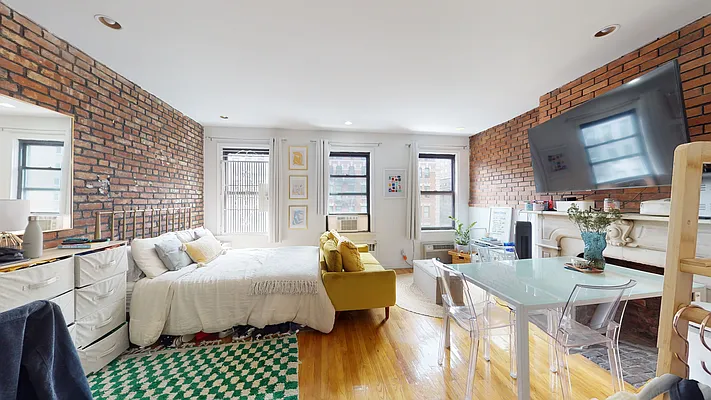 Rented by Bond New York | media 15