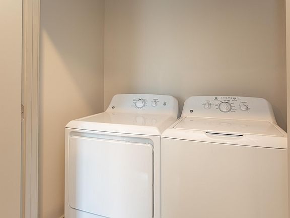 4th image of 10502 Adams St #2