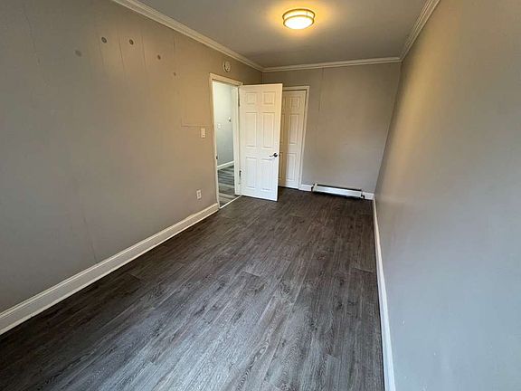 3rd image of 400 1st St Unit 1
