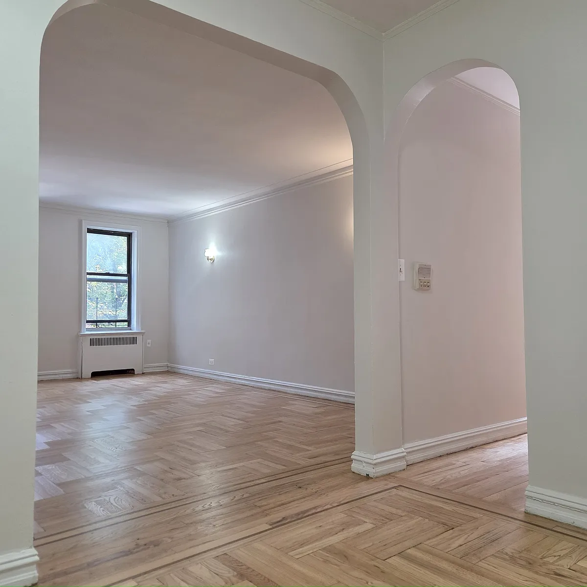 Building Photo - 195 Bennett Ave #2H