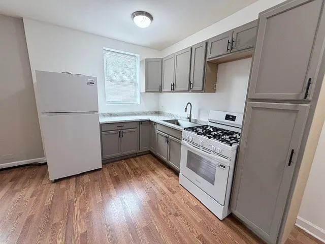 2 bed, 2000 sqft, $2,500 — Photo 2