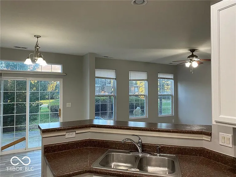 5608 Castor Way — Photo 12