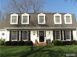 2115 Heather Glen Dr, Chesterfield, MO 63017