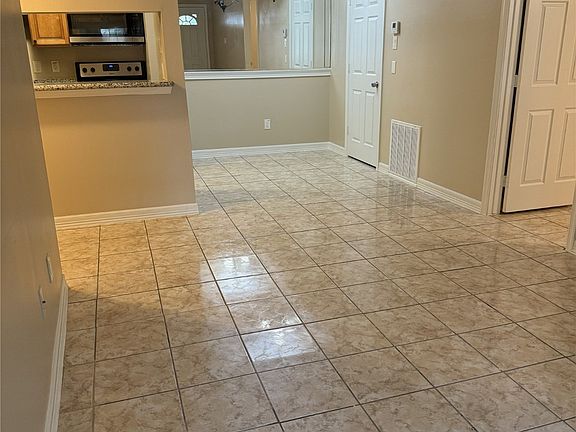 4th image of 712 Memorial Mews St #712C