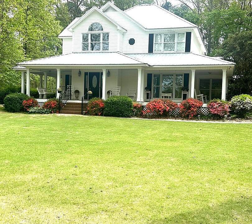 1st image of 115 Riverview Ln