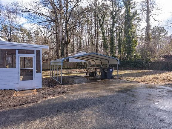 4th image of 5613 Swan Dr