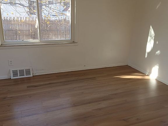 4th image of 4113 Donnelly St #1
