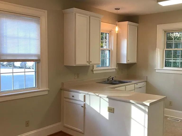 610 Willard Pl #1 — Photo 17