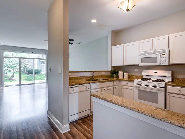 806 Woodewind Dr — Photo 7