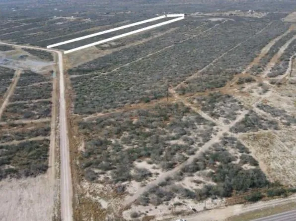 47 Vista Falcon Pvt Rd, Falcon Heights, TX 78545