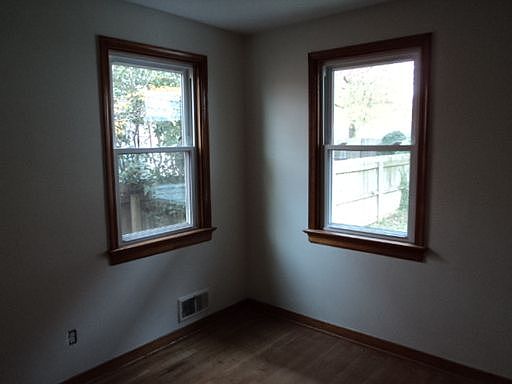 4th image of 4702 W Grace St